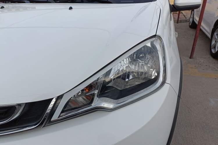 Used Geely Auto Vision X1 2017 1.3L Automatic Fun Edition Left Front Headlight