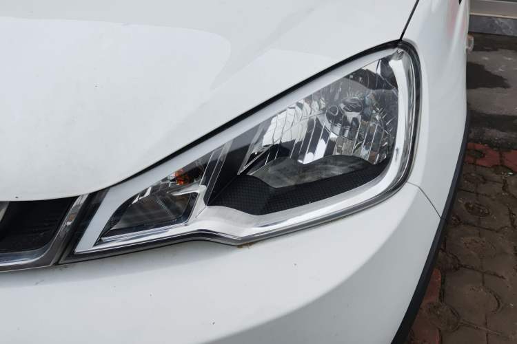 Used Geely Auto Vision X1 2017 1.3L Automatic Player Edition Left Front Headlight