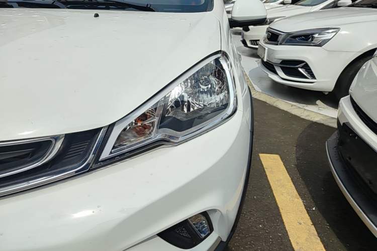 Used Geely Auto Vision X1 2017 1.3L Automatic Fun Edition Left Front Headlight