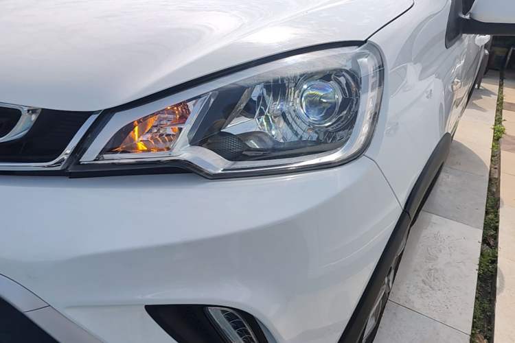 Used Geely Auto Vision X1 2017 1.3L Automatic Fun Edition Left Front Headlight
