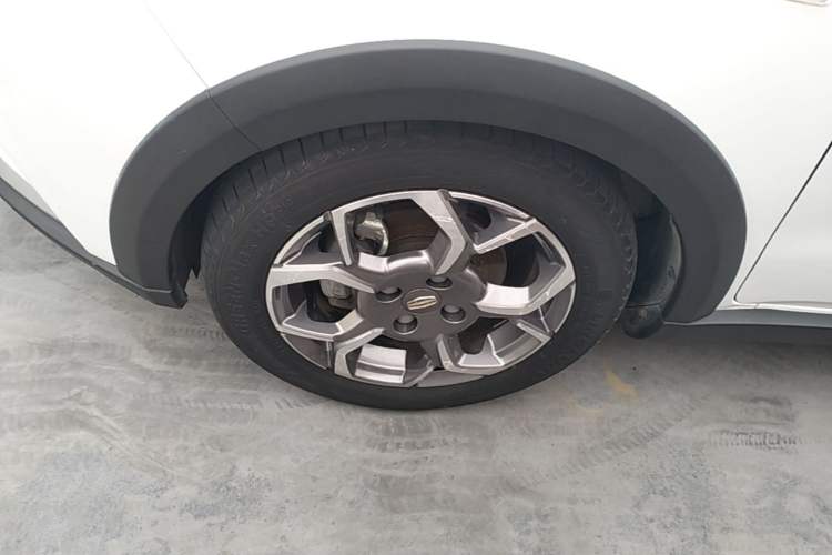 Used Geely Auto Vision X1 2017 1.3L Automatic Player Edition Left Front Wheel Hub
