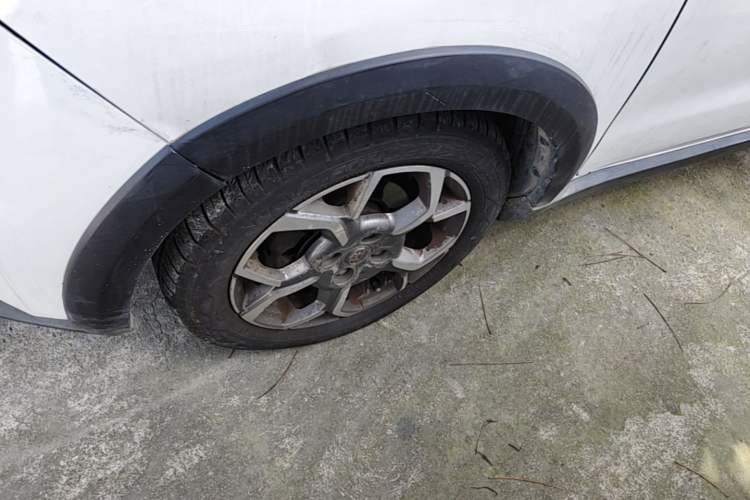 Used Geely Auto Vision X1 2017 1.3L Automatic Player Edition Left Front Wheel Hub