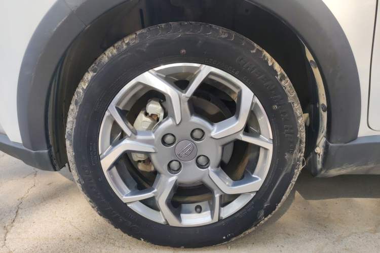 Used Geely Auto Vision X1 2017 1.3L Automatic Player Edition Left Front Wheel Hub