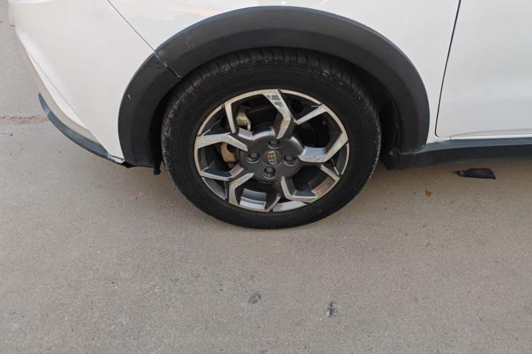 Used Geely Auto Vision X1 2017 1.3L Automatic Fun Edition Left Front Wheel Hub
