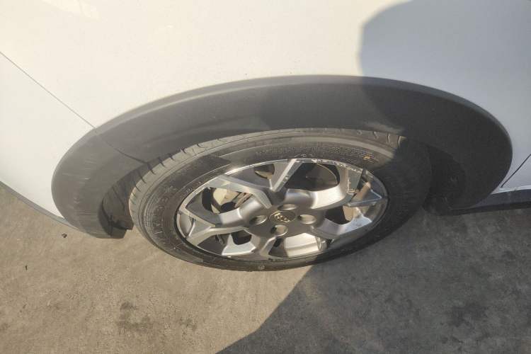 Used Geely Auto Vision X1 2017 1.3L Automatic Fun Edition Left Front Wheel Hub