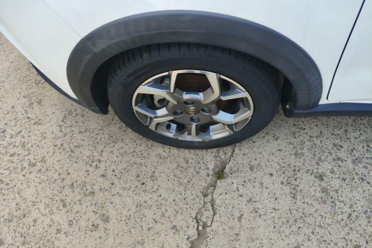 Used Geely Auto Vision X1 2017 1.3L Automatic Player Edition Left Front Wheel Hub