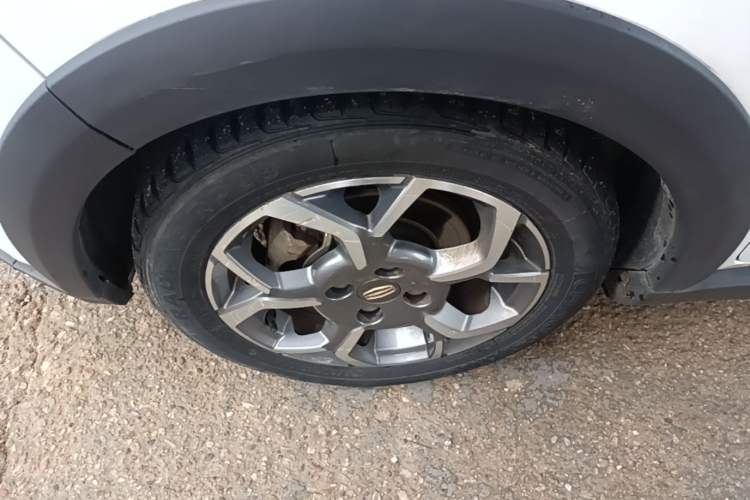 Used Geely Auto Vision X1 2017 1.3L Automatic Player Edition Left Front Wheel Hub