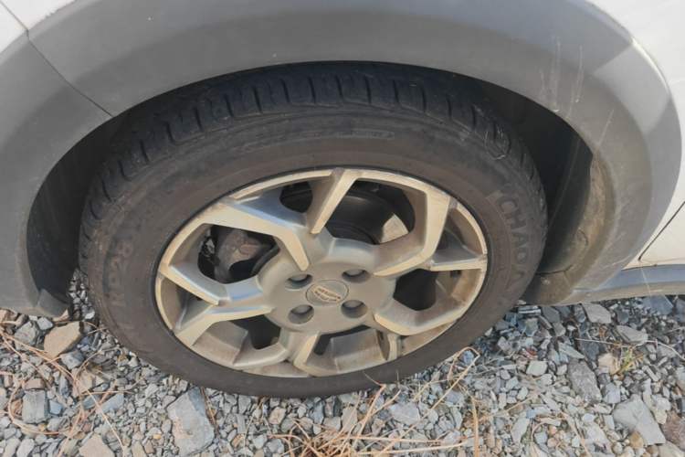 Used Geely Auto Vision X1 2017 1.3L Manual Frenzy Edition Left Front Wheel Hub