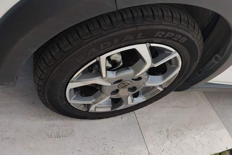 Used Geely Auto Vision X1 2017 1.3L Automatic Fun Edition Left Front Wheel Hub