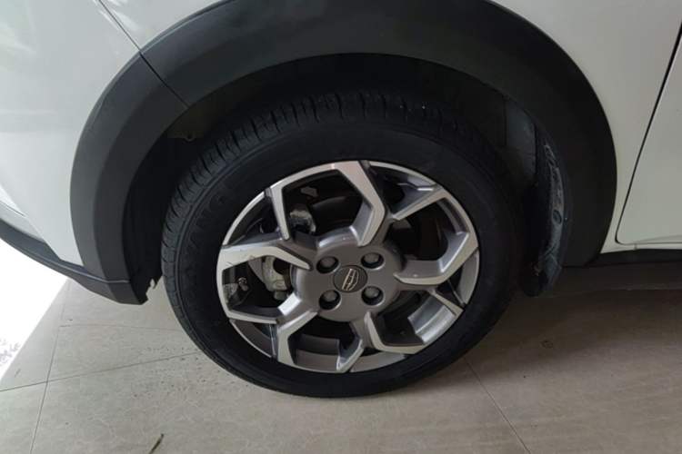 Used Geely Auto Vision X1 2017 1.3L Automatic Player Edition Left Front Wheel Hub