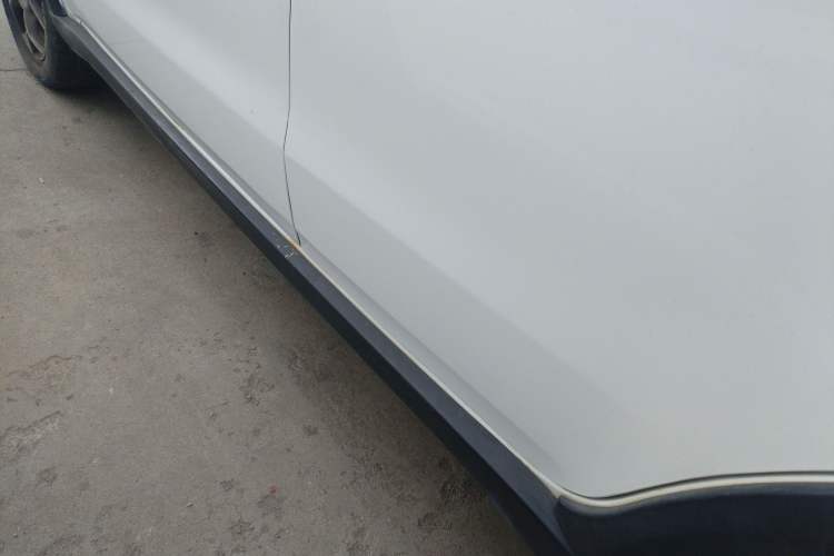 Used Geely Auto Vision X1 2017 1.3L Manual Frenzy Edition Left Side Sill