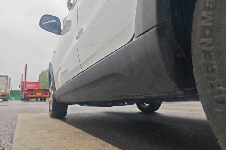 Used Geely Auto Vision X1 2017 1.3L Automatic Player Edition Left Side Sill