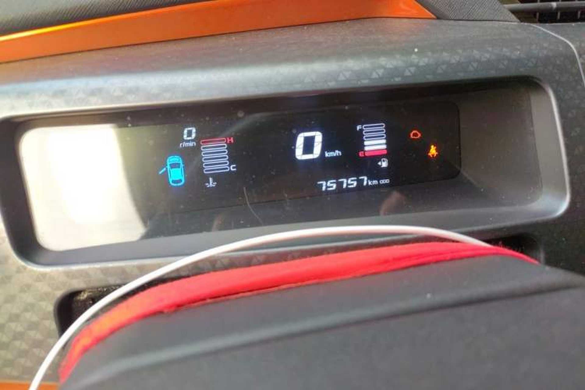 Used Geely Auto Vision X1 2017 1.3L Manual Frenzy Edition Odometer Close Up