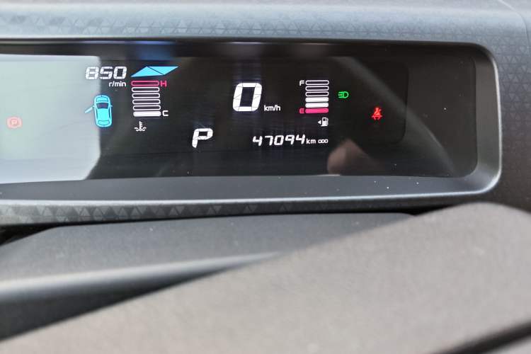 Used Geely Auto Vision X1 2017 1.3L Automatic Fun Edition Odometer Close Up