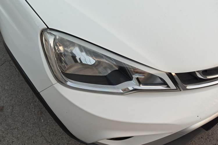 Used Geely Auto Vision X1 2017 1.3L Automatic Fun Edition Right Front Headlight