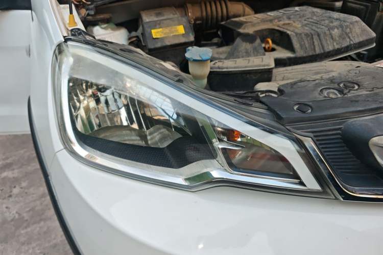 Used Geely Auto Vision X1 2017 1.3L Automatic Player Edition Right Front Headlight