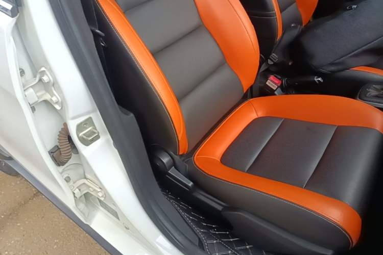 Used Geely Auto Vision X1 2017 1.3L Automatic Player Edition Right Front Seat