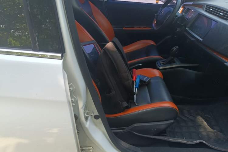 Used Geely Auto Vision X1 2017 1.3L Automatic Player Edition Right Front Seat