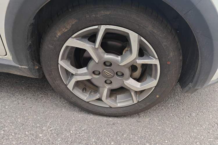 Used Geely Auto Vision X1 2017 1.3L Automatic Fun Edition Right Front Wheel Hub