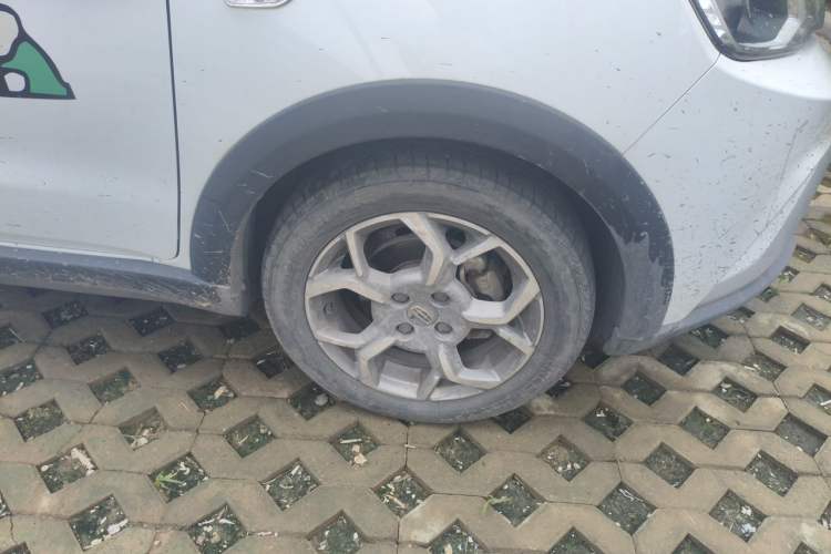 Used Geely Auto Vision X1 2017 1.3L Automatic Fun Edition Right Front Wheel Hub