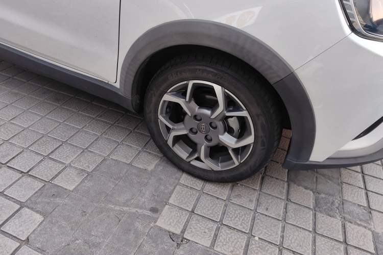 Used Geely Auto Vision X1 2017 1.3L Automatic Player Edition Right Front Wheel Hub