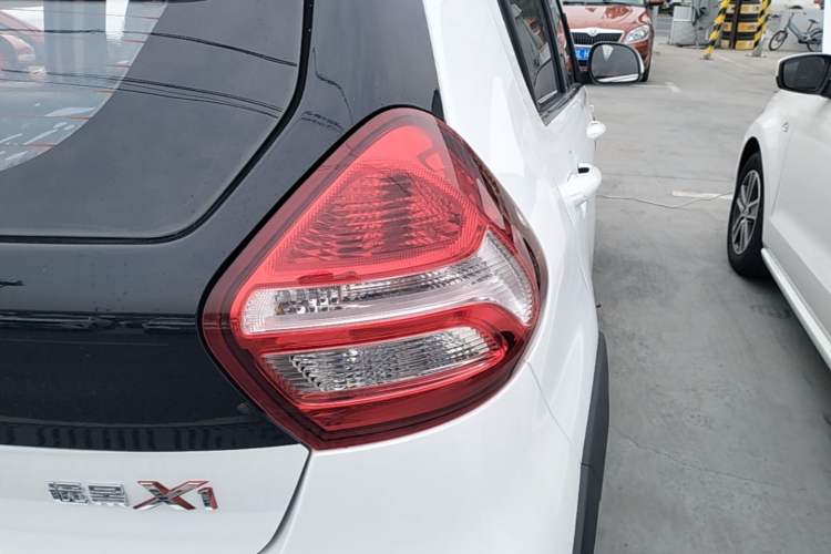 Used Geely Auto Vision X1 2017 1.3L Automatic Player Edition Right Rear Taillight