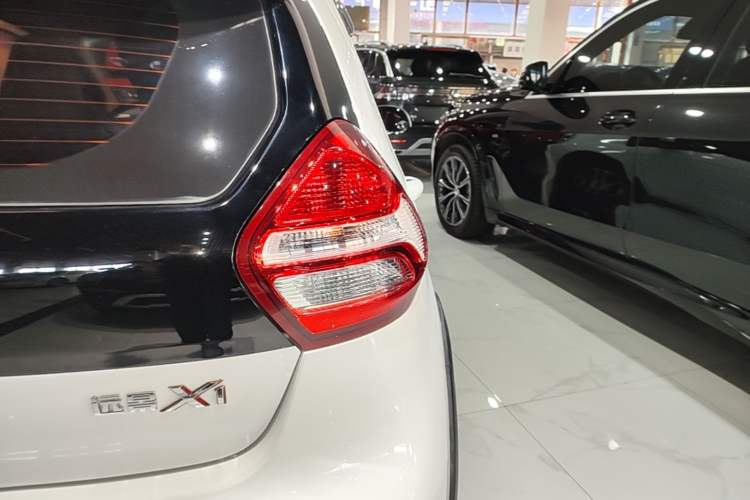 Used Geely Auto Vision X1 2017 1.3L Automatic Player Edition Right Rear Taillight
