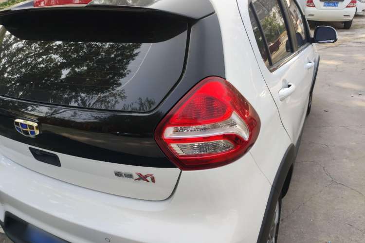 Used Geely Auto Vision X1 2017 1.3L Automatic Player Edition Right Rear Taillight