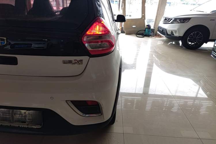 Used Geely Auto Vision X1 2017 1.3L Automatic Fun Edition Right Rear Taillight