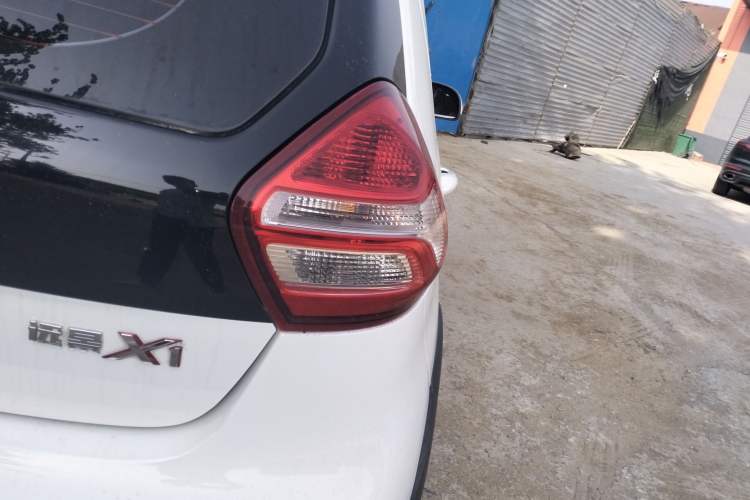 Used Geely Auto Vision X1 2017 1.3L Automatic Player Edition Right Rear Taillight