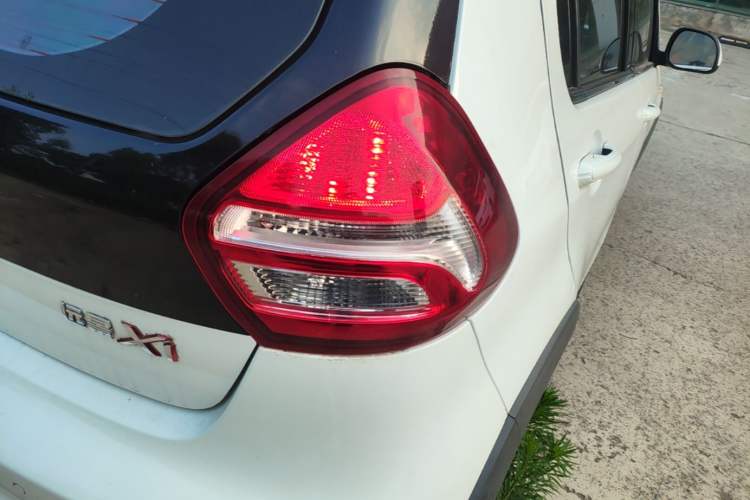 Used Geely Auto Vision X1 2017 1.3L Automatic Player Edition Right Rear Taillight