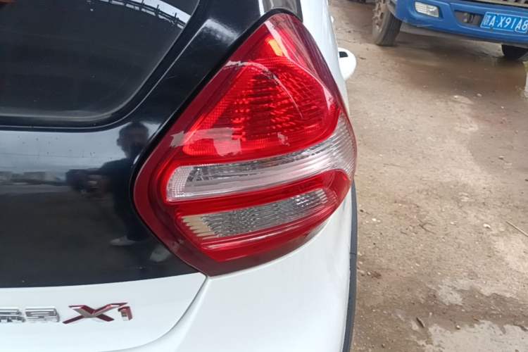 Used Geely Auto Vision X1 2017 1.3L Automatic Player Edition Right Rear Taillight