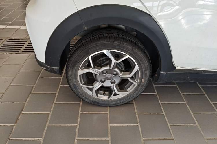 Used Geely Auto Vision X1 2017 1.3L Automatic Player Edition Right Rear Wheel Hub