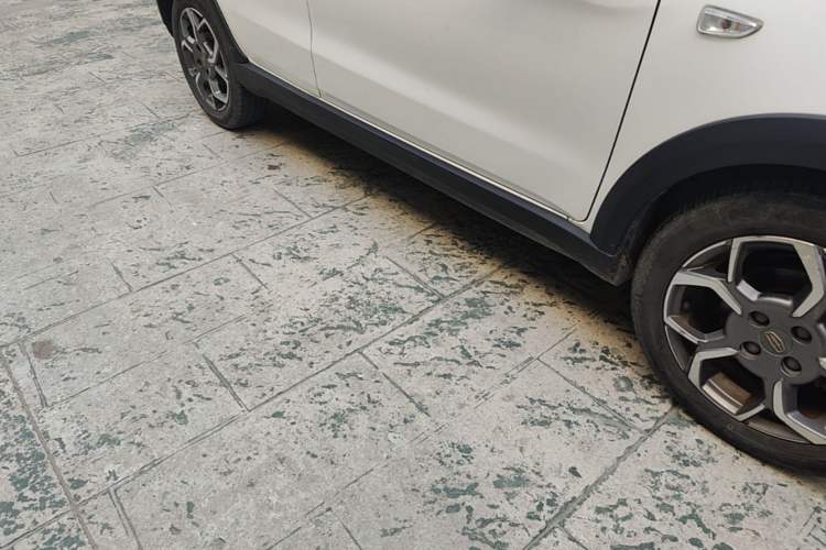 Used Geely Auto Vision X1 2017 1.3L Automatic Fun Edition Right Side Sill
