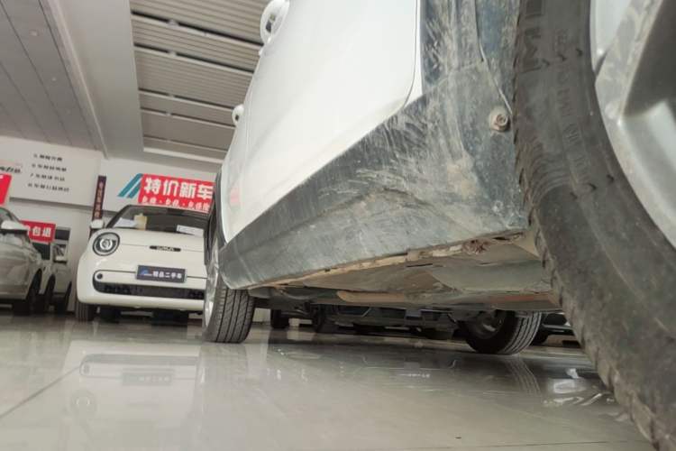 Used Geely Auto Vision X1 2017 1.3L Manual Frenzy Edition Right Side Sill