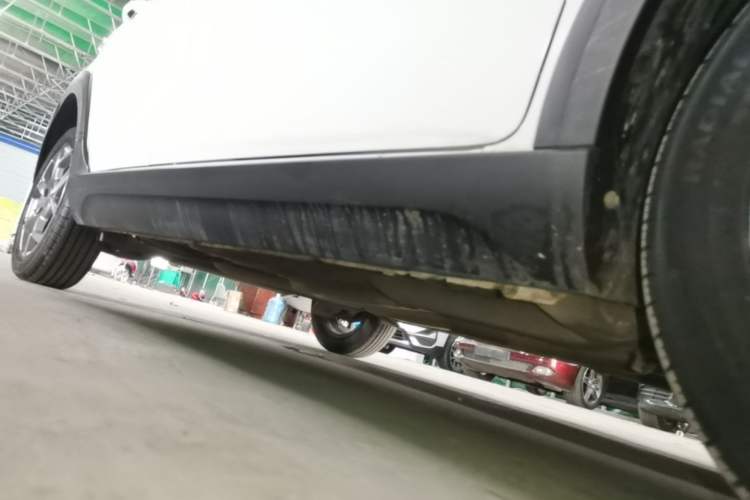 Used Geely Auto Vision X1 2017 1.3L Automatic Player Edition Right Side Sill