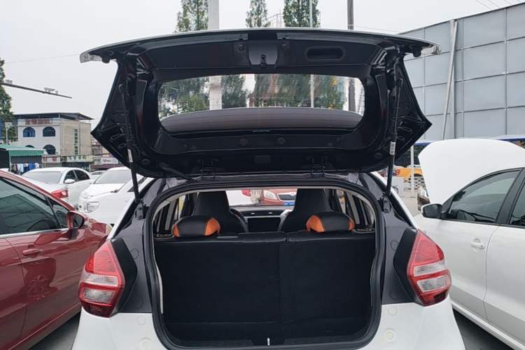 Used Geely Auto Vision X1 2017 1.3L Automatic Player Edition Trunk