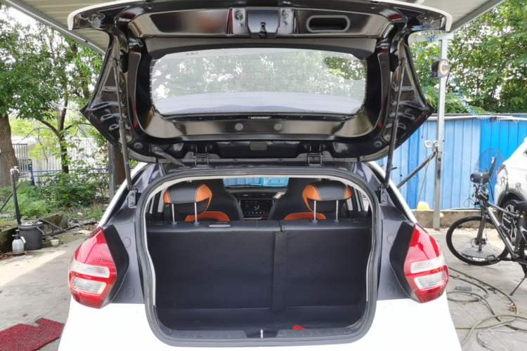 Used Geely Auto Vision X1 2017 1.3L Automatic Fun Edition Trunk