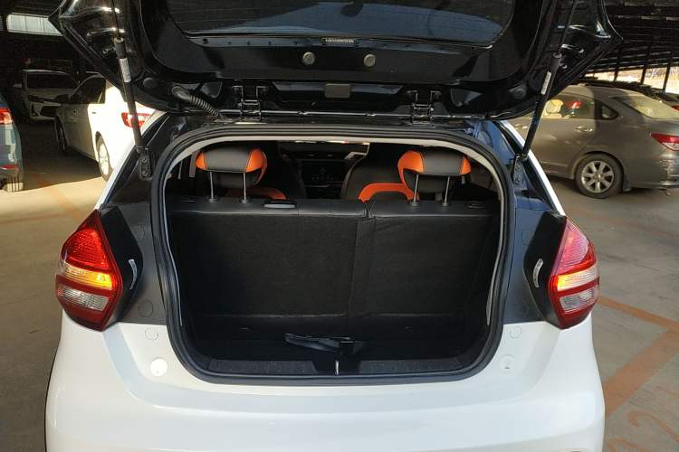 Used Geely Auto Vision X1 2017 1.3L Automatic Fun Edition Trunk