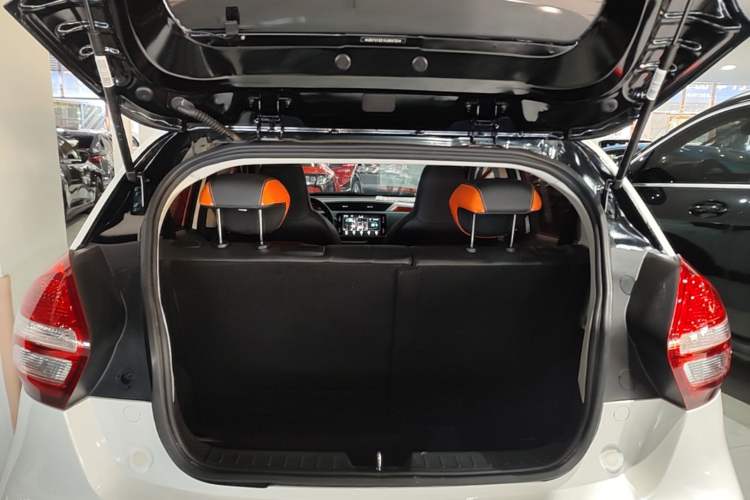 Used Geely Auto Vision X1 2017 1.3L Automatic Player Edition Trunk
