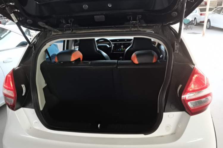 Used Geely Auto Vision X1 2017 1.3L Automatic Player Edition Trunk