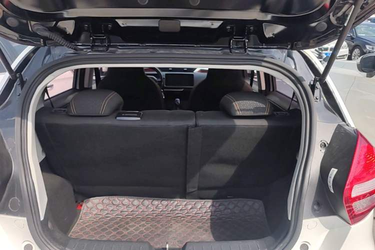 Used Geely Auto Vision X1 2017 1.3L Automatic Fun Edition Trunk