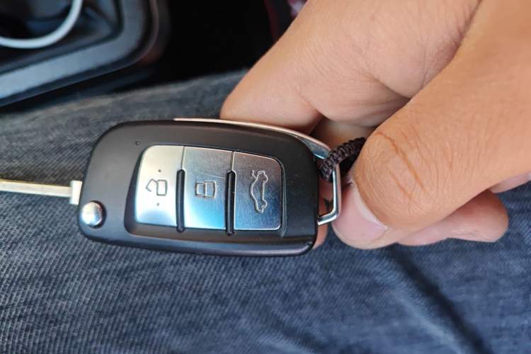 Used Geely Auto Vision X1 2017 1.3L Automatic Player Edition Vehicle Key