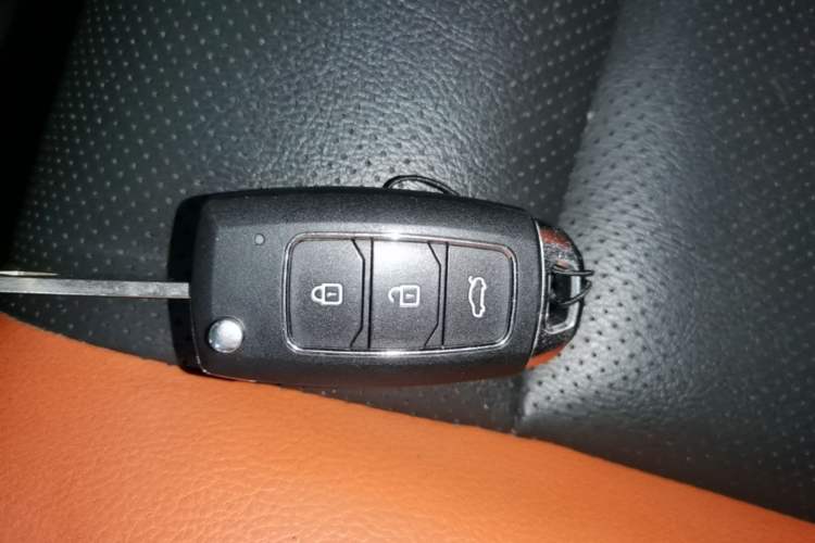 Used Geely Auto Vision X1 2017 1.3L Automatic Player Edition Vehicle Key