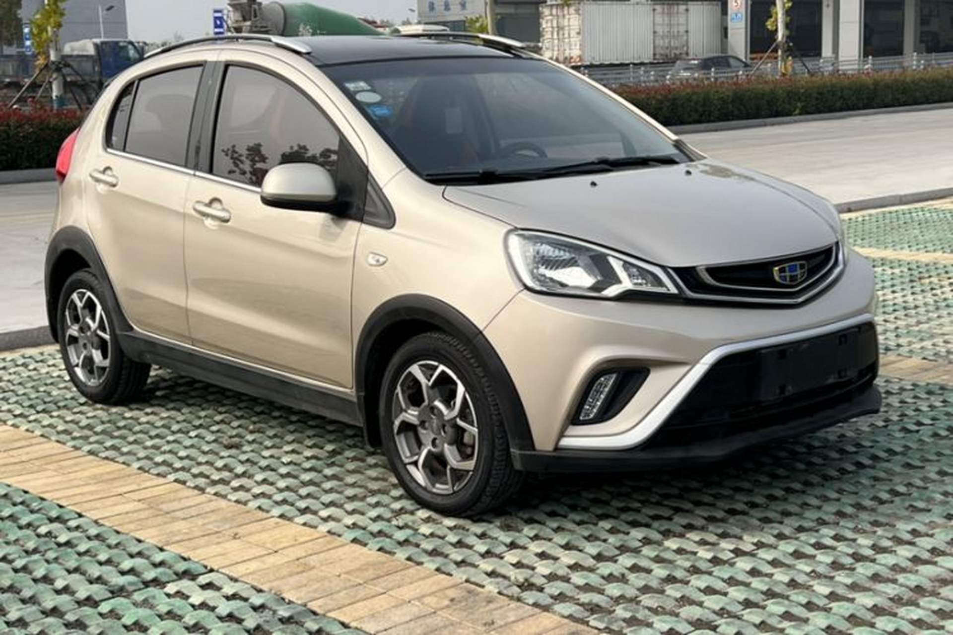Used Geely Auto Vision X1 2017 1.3L Automatic Player Edition Exterior 1