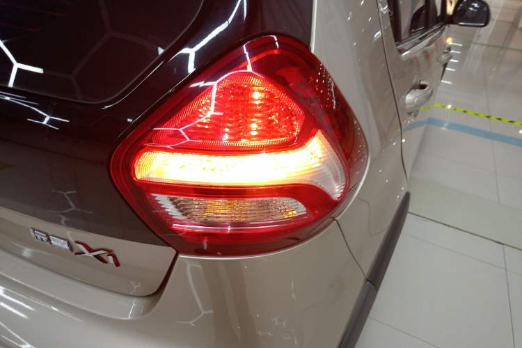 Used Geely Auto Vision X1 2017 1.3L Automatic Player Edition Exterior 3