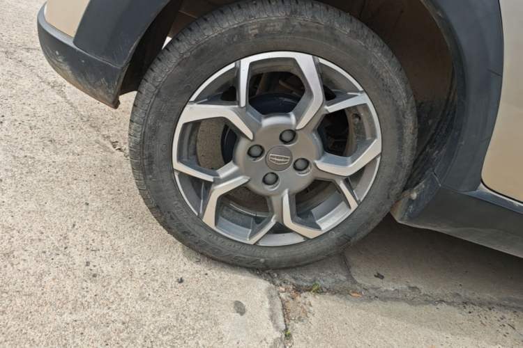 Used Geely Auto Vision X1 2017 1.3L Automatic Player Edition Exterior 5