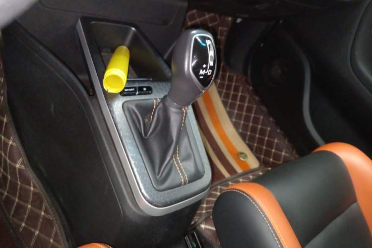 Used Geely Auto Vision X1 2017 1.3L Automatic Player Edition Gear Lever