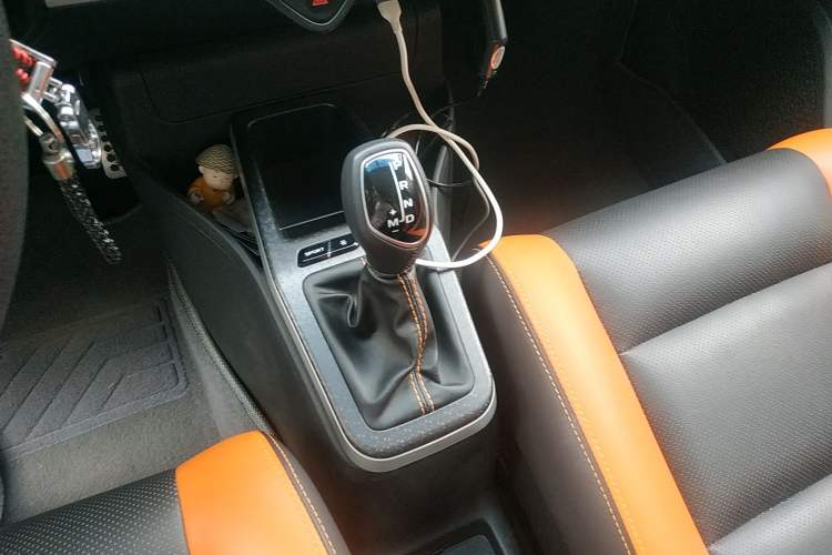 Used Geely Auto Vision X1 2017 1.3L Automatic Player Edition Gear Lever