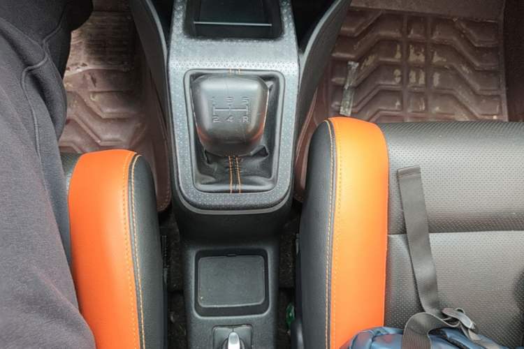 Used Geely Auto Vision X1 2017 1.3L Manual Frenzy Edition Gear Lever